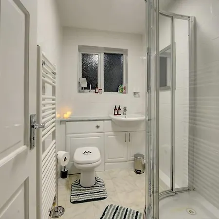 Harry'S House Apartment Watford  Exterior photo